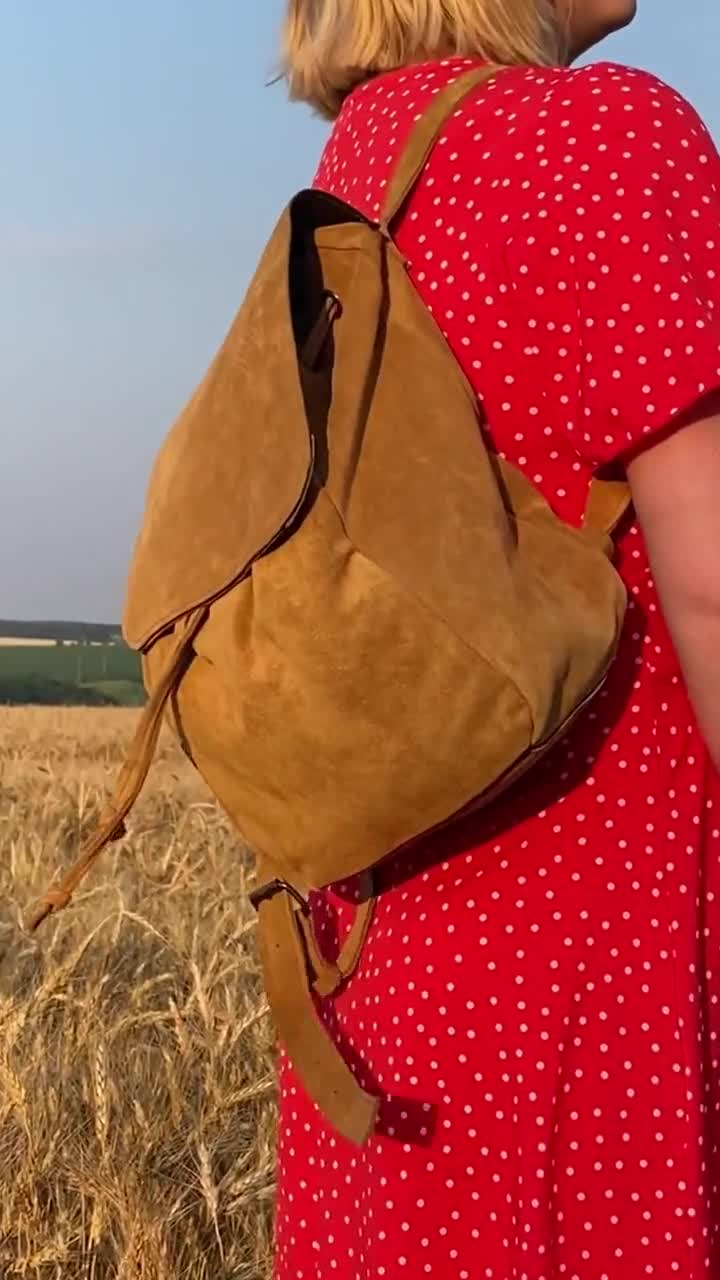 ◆EMIS◆ SUEDE BACKPACKBEIGE m1037_1334943 SUEDE BACKPACK-BEIGE - EMIS