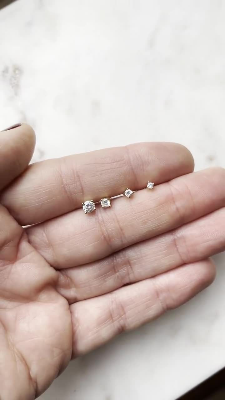 【ana luisa】ミニダイヤモンドナベットスタッド【Diamond】 Gold Stud Earrings - Triple Diamond Studs | Ana Luisa