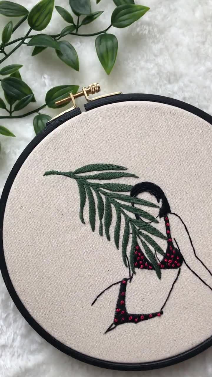 Nude Pregnant Lady Embroidery Kit / Body Positivity Hoop Art / Pregnancy  DIY Kit / Craft Kit / Floral Embroidery / Nursery / Gift for Mother 