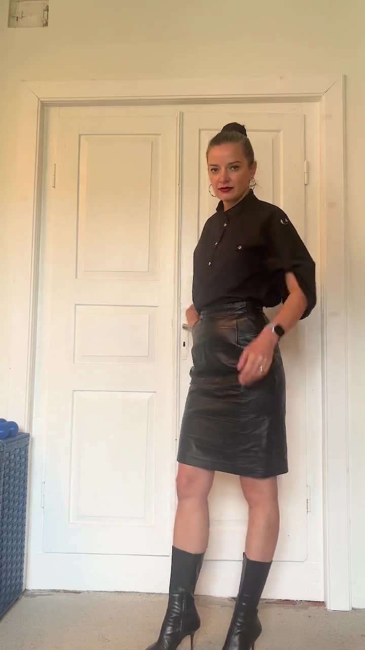 80年代ヴィンテージパッチワークブラック本革ミニスカート - サイズS