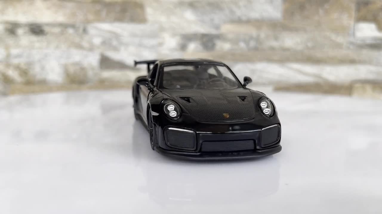 Kinsmart Porsche 911 GT2 RS In Scala 1/36 – Modello Die-Cast Nero, Collezione