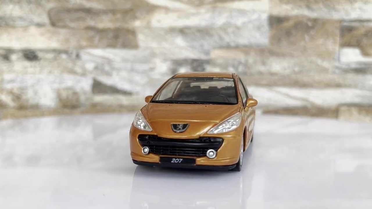 Peugeot 207, modello di auto, auto pressofusa in scala 1:36, modellino di  auto in scala 1/36, modello di auto in metallo, auto d'epoca, collezione di  auto pressofuse -  Italia