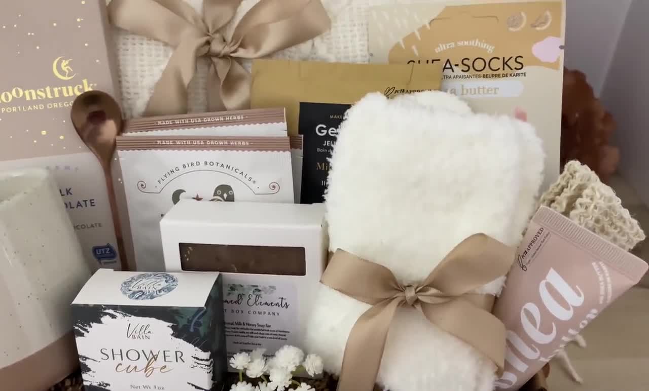 Graduation Gift For 2025, 2025 Graduation Gift Box For Her, Graduation Gift For Daughter, High School Graduation Gift Box, Neice Graduation - UK