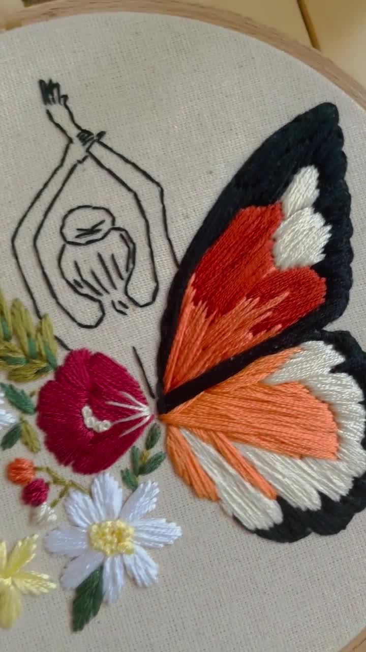 Embroidery Kit for Beginners 'Butterfly' - Fun Starter Kit for Hand Embroidery with Stamped Pattern, Pre-Sorted Floss and Bamboo Hoop - for Adults