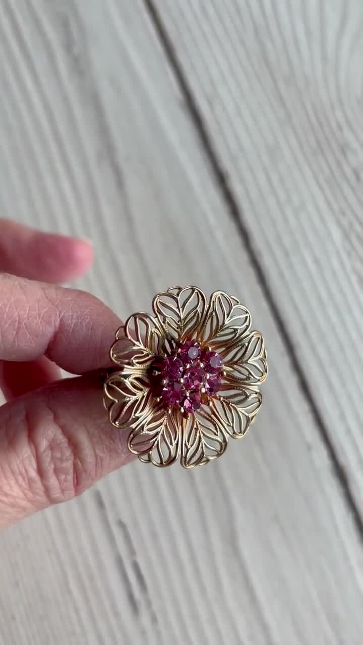 GGロゴ ブローチ ピンク Pink Rhinestone Gold Tone Brooch - Vintage Gold Tone Pin