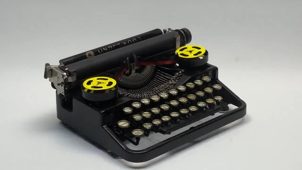 実働品　UNDERWOOD PORTABLE 3BANK タイプライター 1922 Underwood Portable 3 Bank on the Typewriter Database