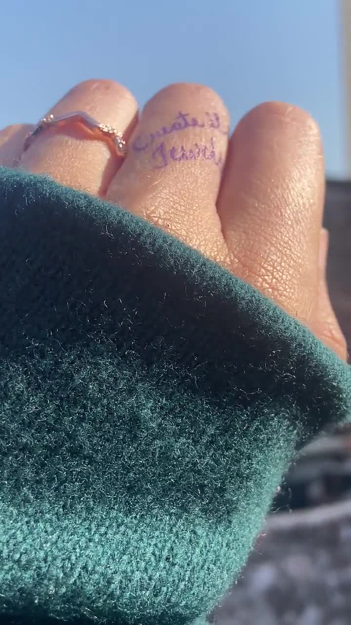 Bague zigzag empilable Bague vague empilable Bijoux zigzag Bague vague Design moderne Bague empilable Bague bohème Bague haute et basse en zigzag fait main video poster