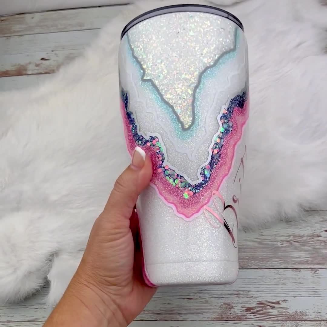 HOW TO MAKE A BLUEY TUMBLER // DIY Chilli Mum Character Glitter Epoxy  Tumbler Tutorial With UV Resin 