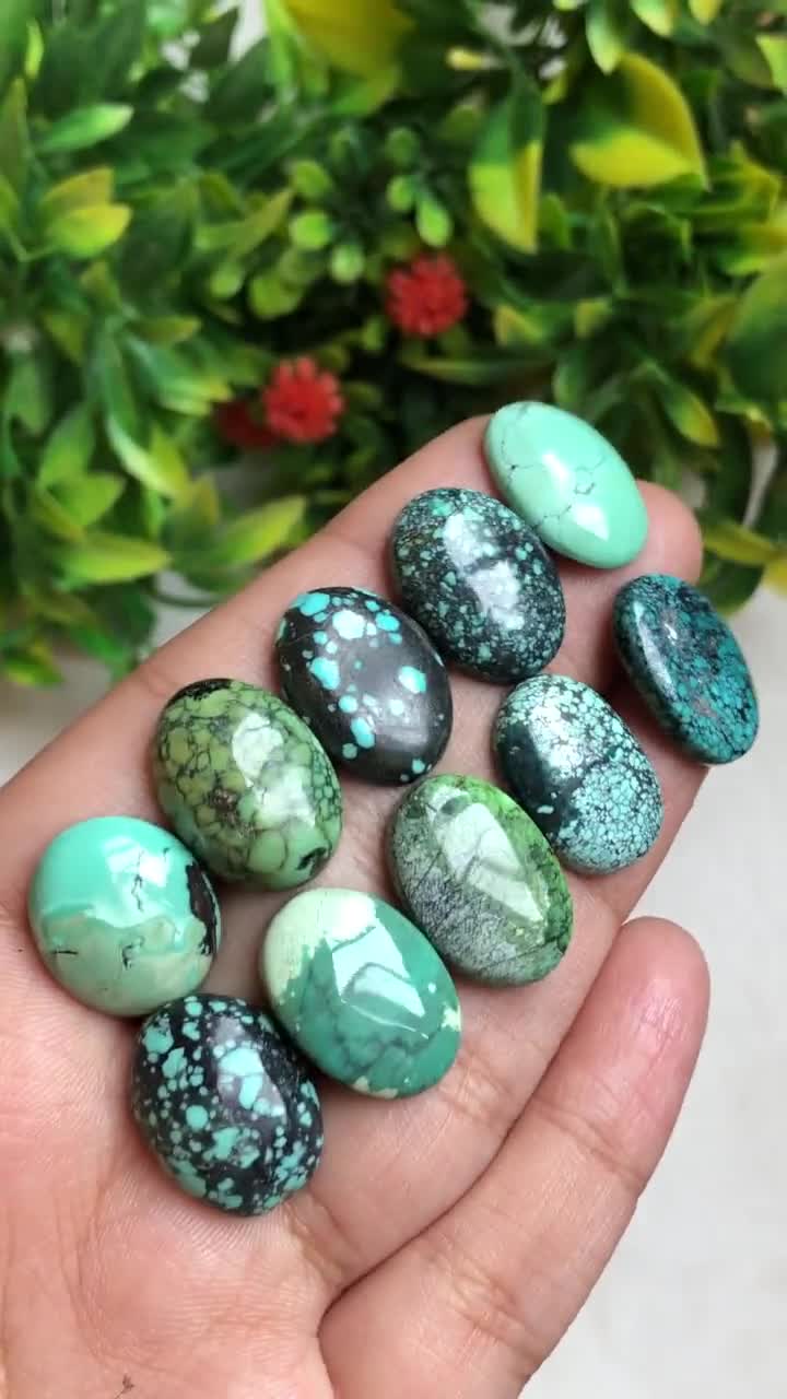 Pierre précieuse en vrac taillée cabochon ovale turquoise AAA