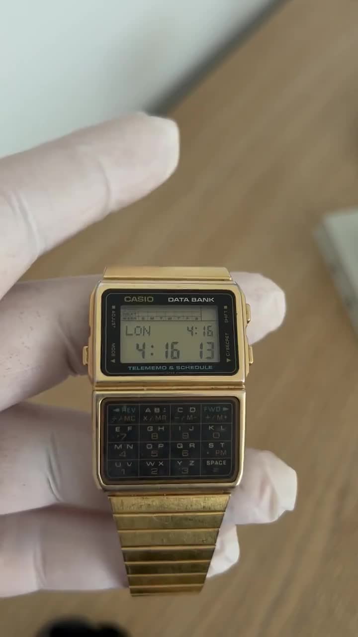 ヴィンテージゴールドトーンカシオ計算機ウォッチDBC-610：希少な1990