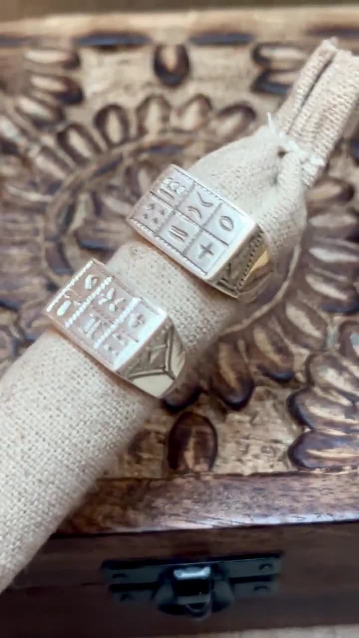 Anillo de plata maciza rectangular hecho a mano con patrón tifinagh, alfabeto tuareg grabado a mano, estilo bohemio, étnico rock amazigh, talla 53 tuareg video poster