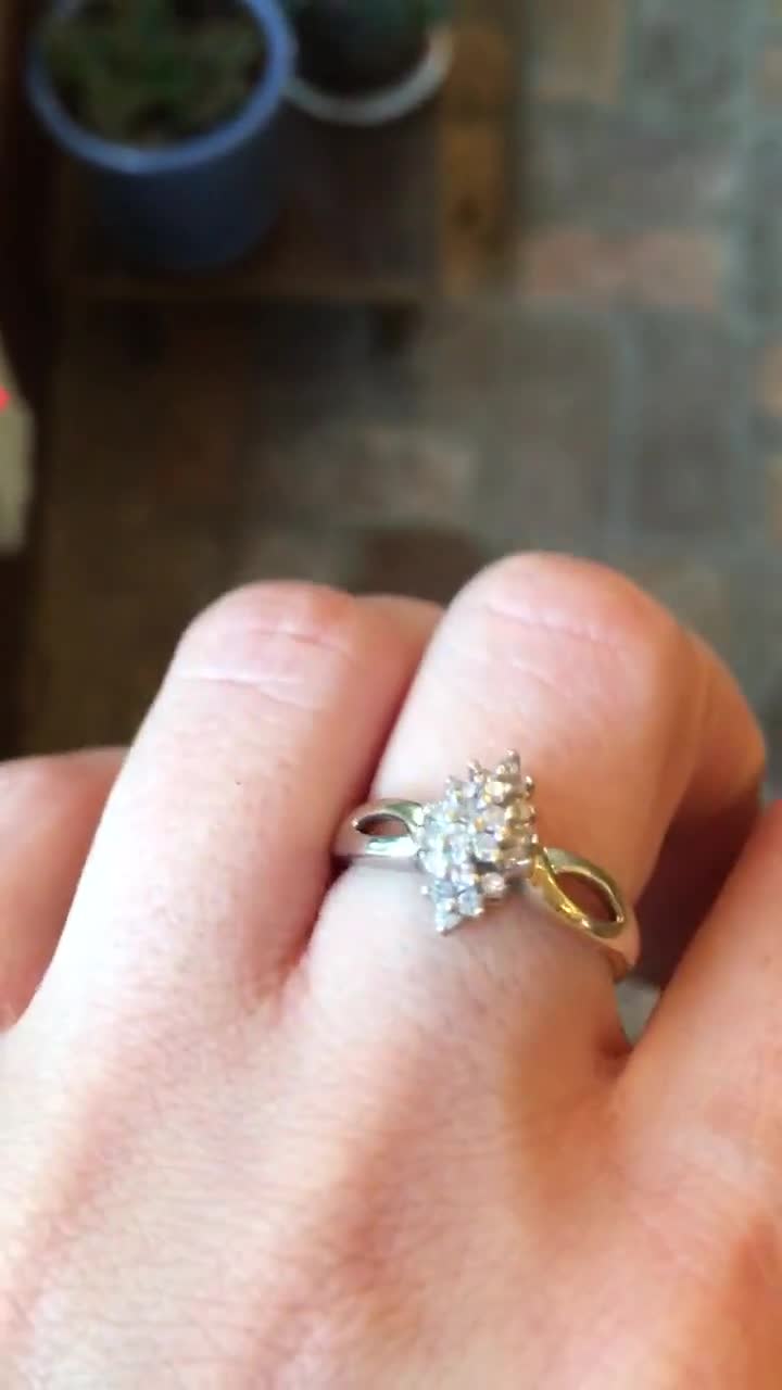 Vintage 10K Yellow Gold Diamond Cluster Ring Size 6.5