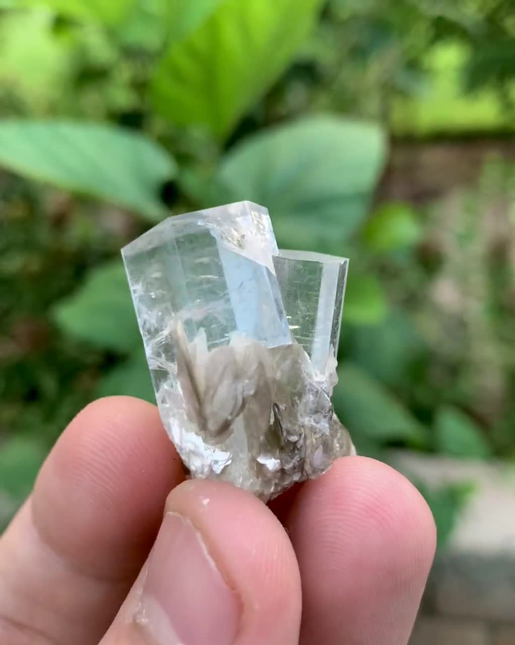 雲母標本付きアクアマリン結晶、原石アクアマリン、アクアマリン宝石