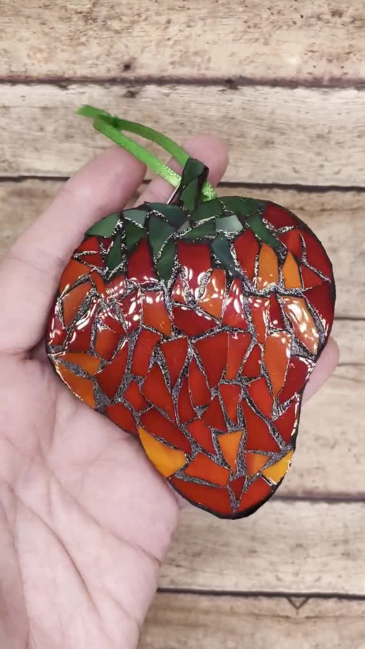 make the third part of the red bead strawberry ornament