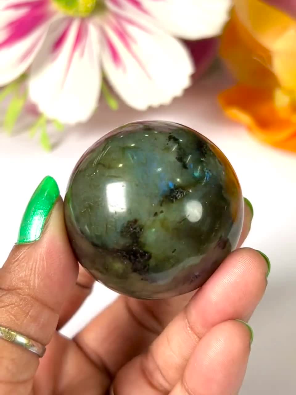 ラブラドライト スフィア オーブ 102グラム 41mm - Etsy 日本