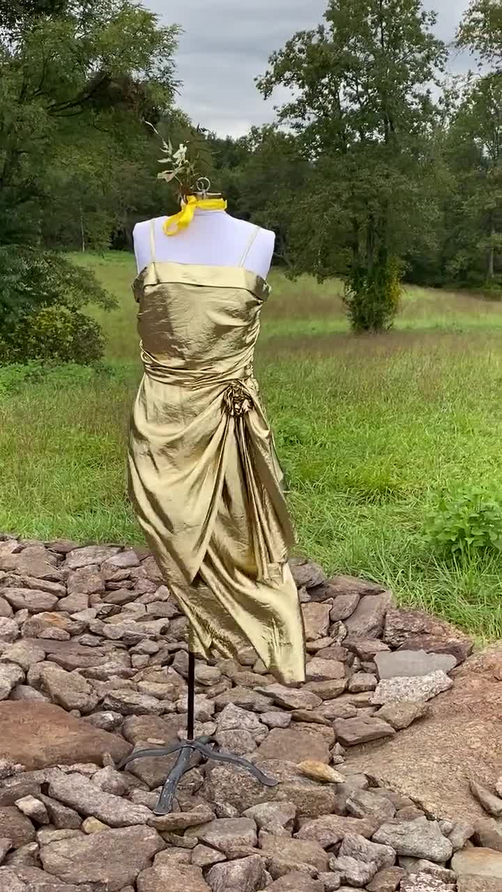 Vintage 1980s Gold Lame Sleeveless Midi Dress - Wiggle Flower Detail Flowy Metallic Glam Elegant Party Evening Formal Gown S M Vintage 1980s Gold Lame Sleeveless Midi Dress - Wiggle Flower Detail Flowy  Metallic Glam Elegant Party Evening Formal Gown S M - Etsy