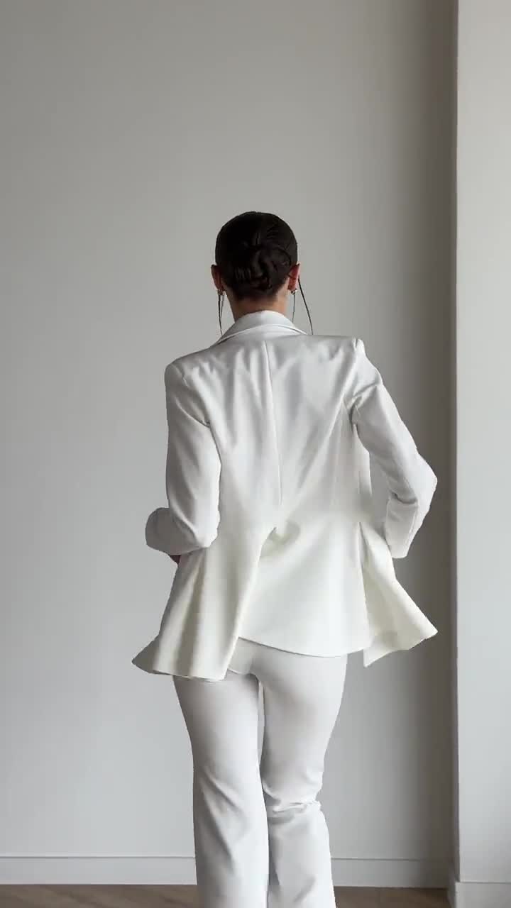 White Flared Pants Suit With Peplum Blazer for Women, White Bridal Pantsuit  for Civil or Coutrhouse Wedding, Bridal Elopement Outfit -  Australia