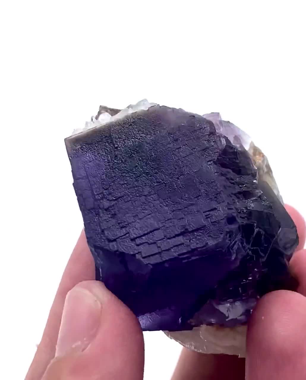 天然立方蛍石結晶（雲母入り）、パキスタン産鉱物標本（66グラム