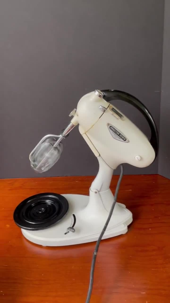 Mid Century Hamilton Beach Model G Mixguide Stand Mixer With