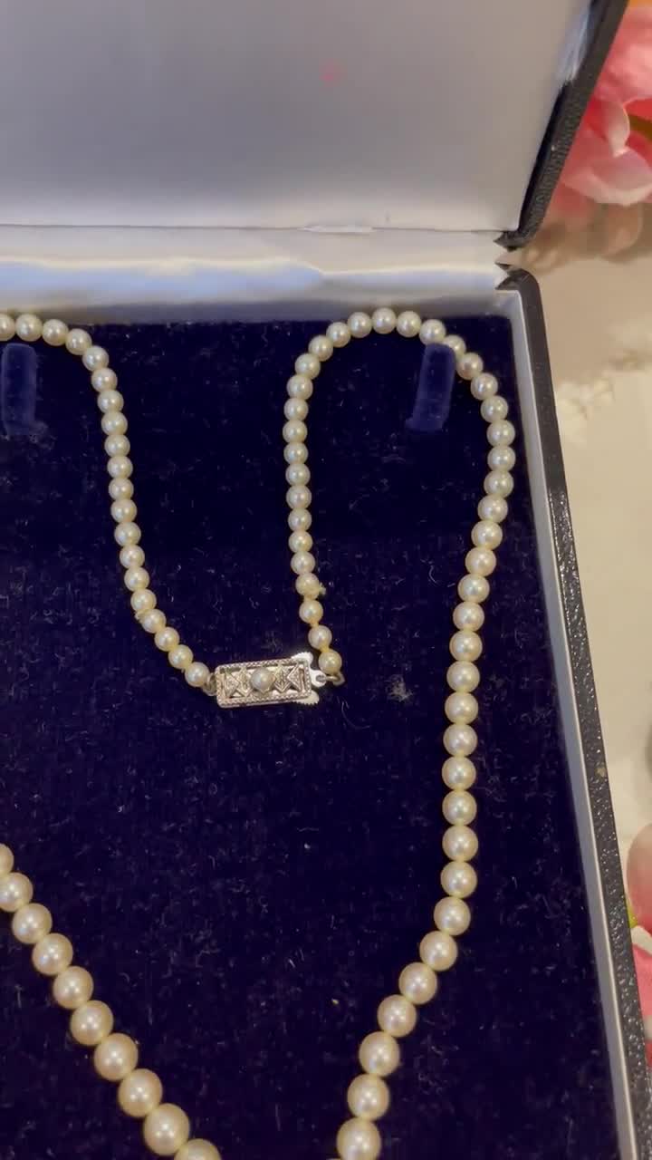 Vintage Antique Mikimoto Pearl Graduated Necklace (18