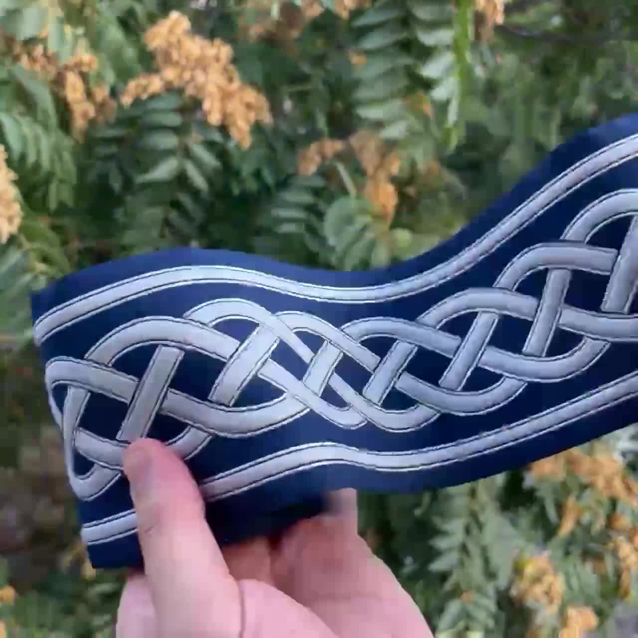 Nastro jacquard blu ricamato in rosso e oro 15 cm di - Italia