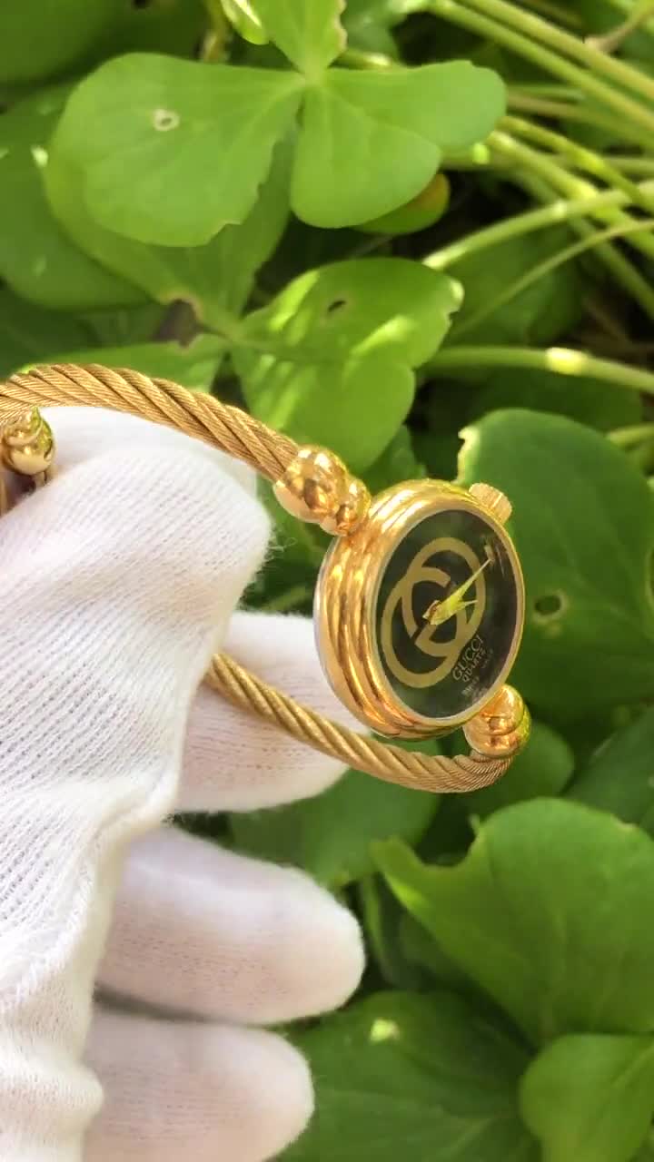 VINTAGE GUCCI 2047 Series Flexible Twisted Bangle Type Gold Plated