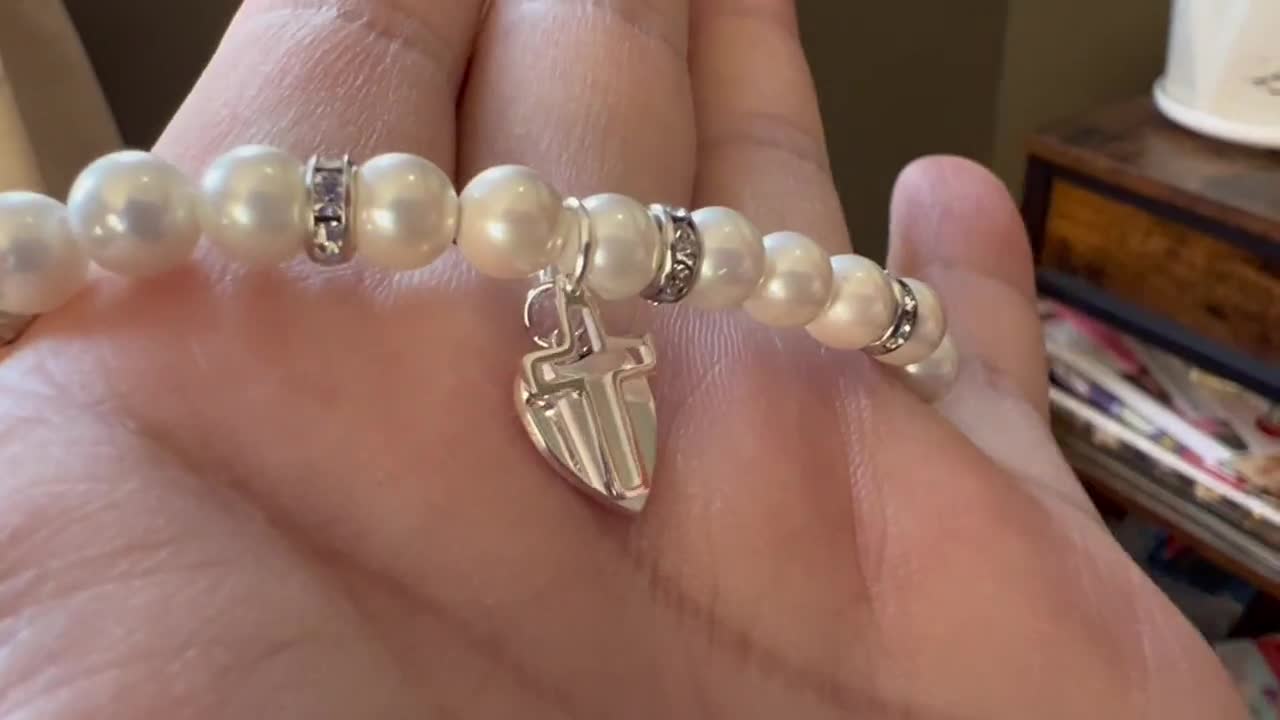 Pulsera Comunión Niña de Oro con Perlas cultivadas y Chapita de Virgen