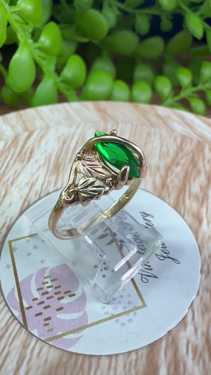 Vintage Lanstroms Black Hills 10kt Gold Ring With Green Stone