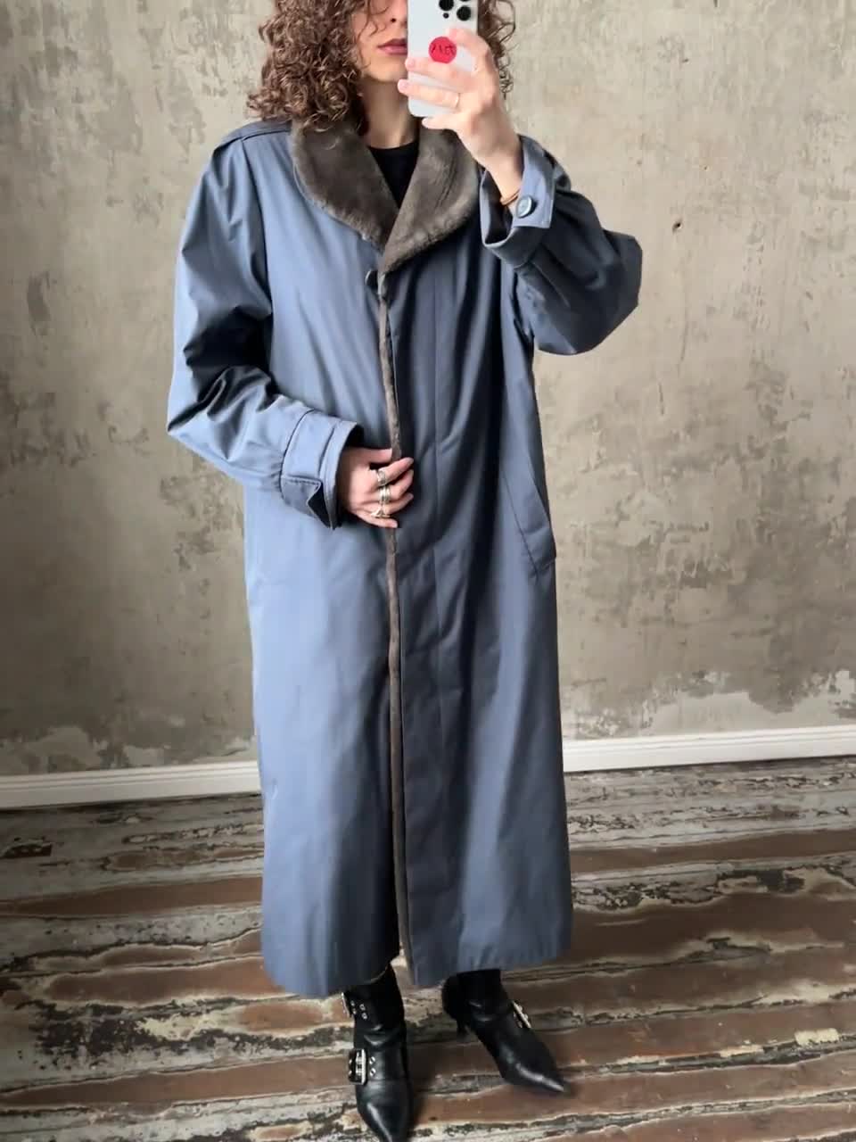 Vintage straight trench coat in blue with faux fur collar