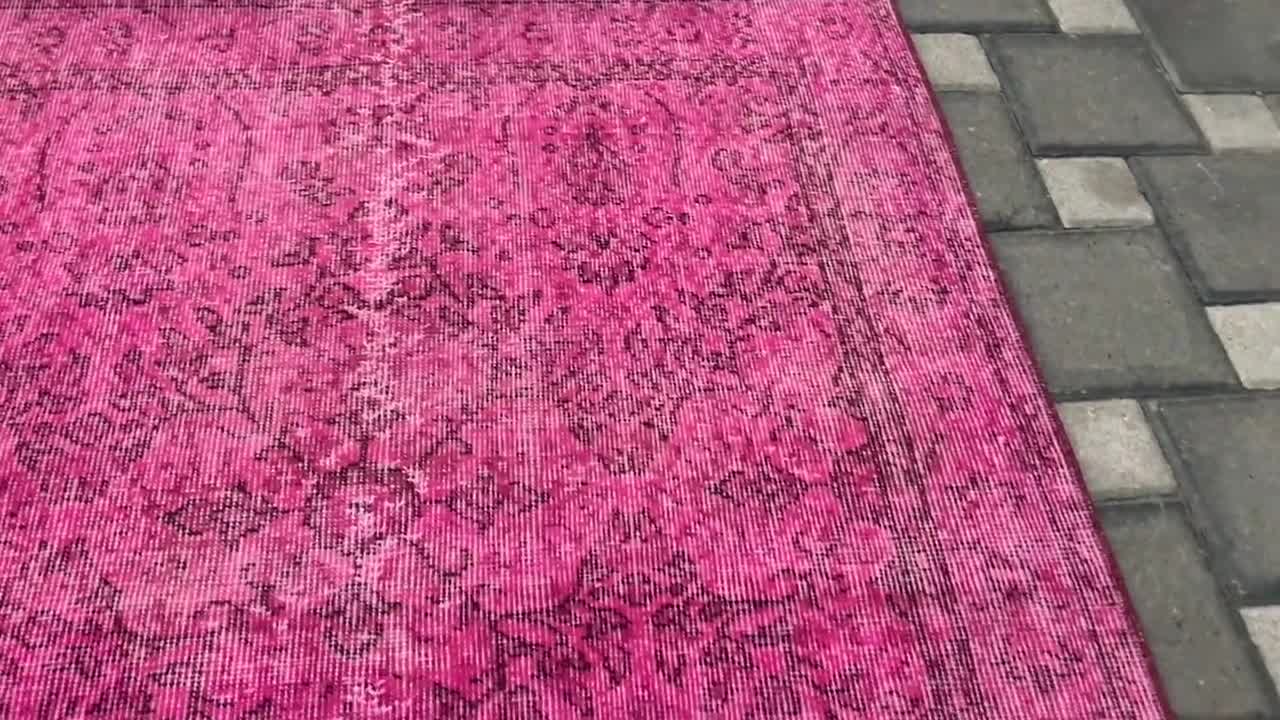 ピンク　オーバーダイ　ヴィンテージラグ　トルコラグ ヴィンテージラグ ピンクオーバーダイ トルコラグ テラコッタ花柄