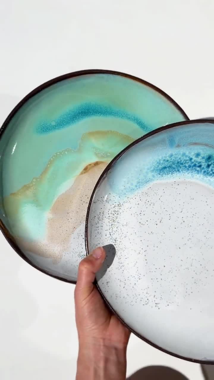 Handgefertigter großer Essteller aus Keramik: Wave Hawaii Steingut, Sushi Aperitifteller video poster