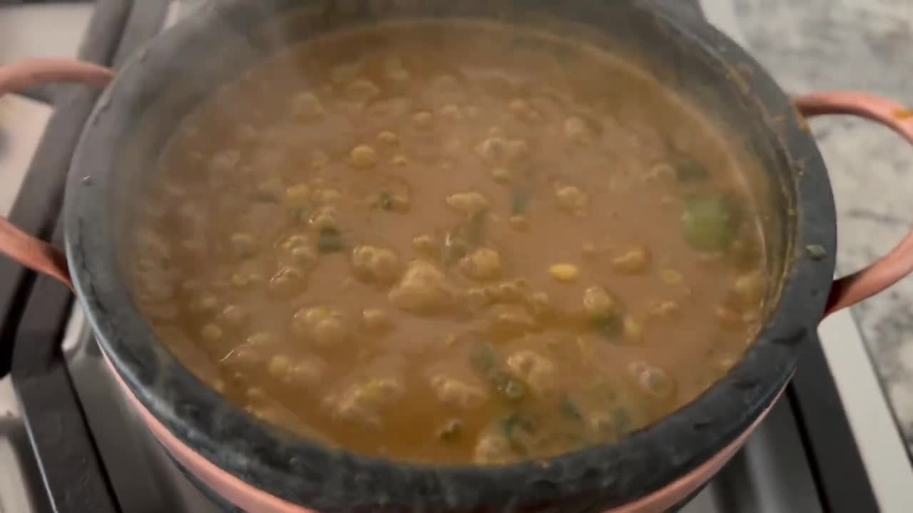 Soapstone Cooking Pot with Glass Lid, 2.5L – Pre-Seasoned, Copper Handles video poster