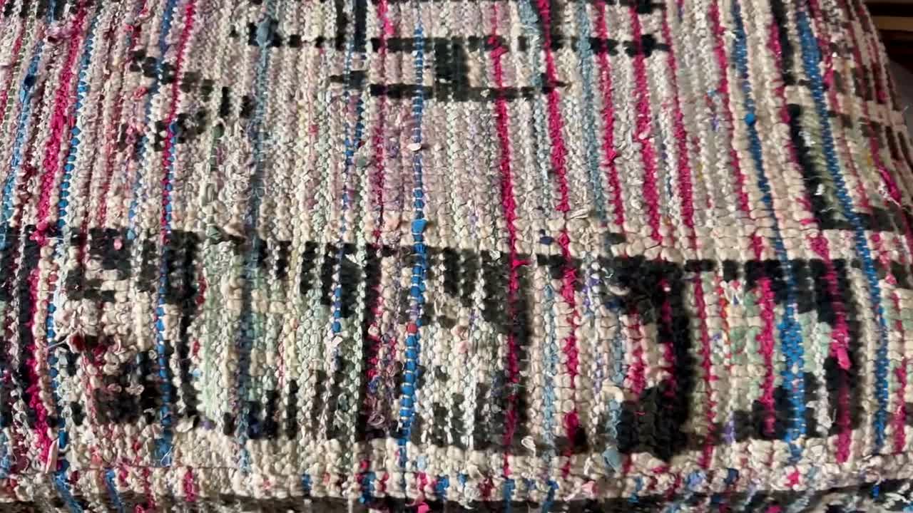 大型ヴィンテージモロッコキリムプーフ 24x47インチ