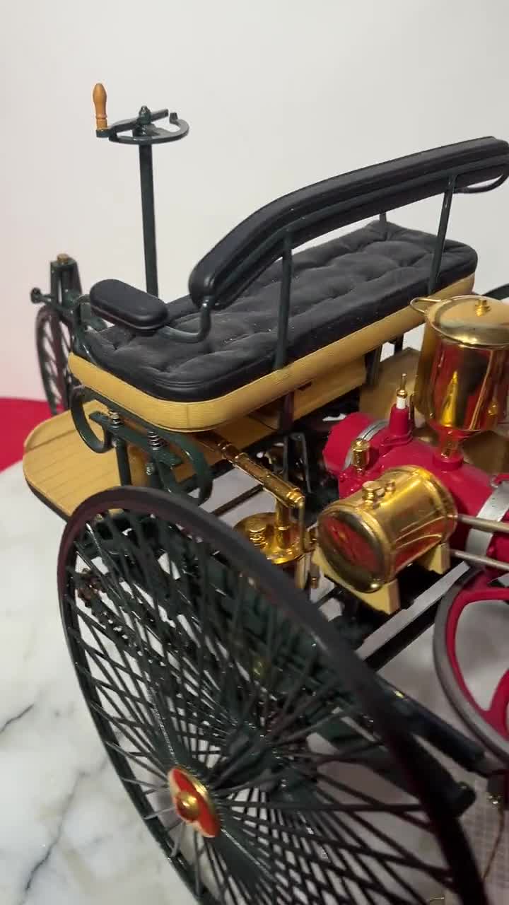 Franklin Mint 1886 Benz Patent Motorwagen Diecast Car, 1:8 Scale