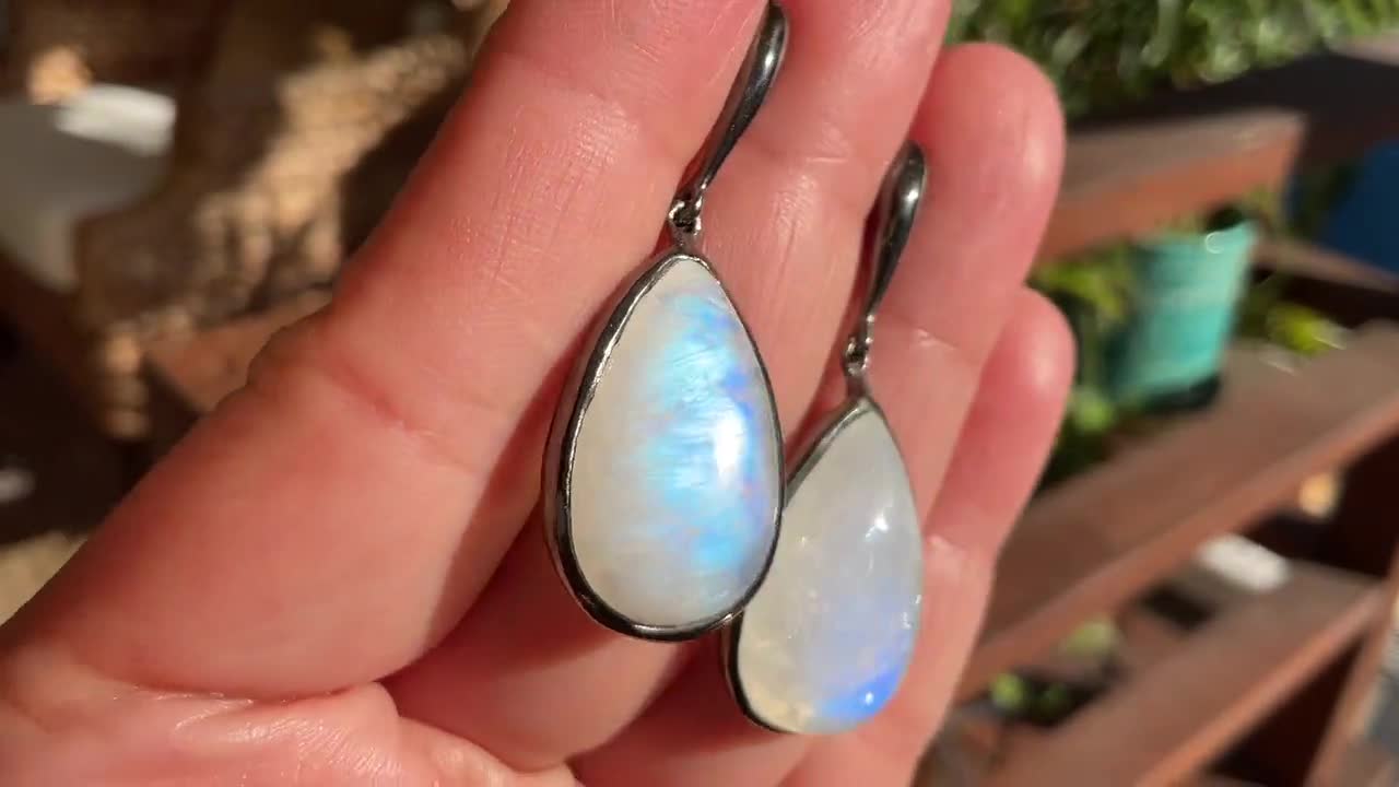 Orecchini A Pera In Argento 925 Con Pietra Di Luna Himalayana – 5x7 Mm, Fatte A Mano In India, Commercio Equo. In Confezione Regalo. Un Regalo Speciale.