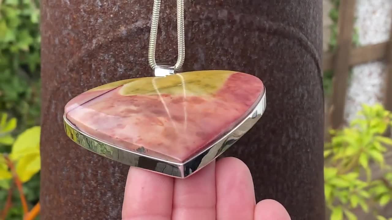 925 スターリング シルバーの非常に大きなムーカイト ハート