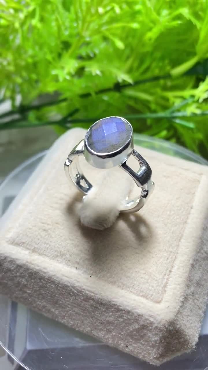 神秘的なラブラドライトリング - 925スターリングシルバー、調節可能な