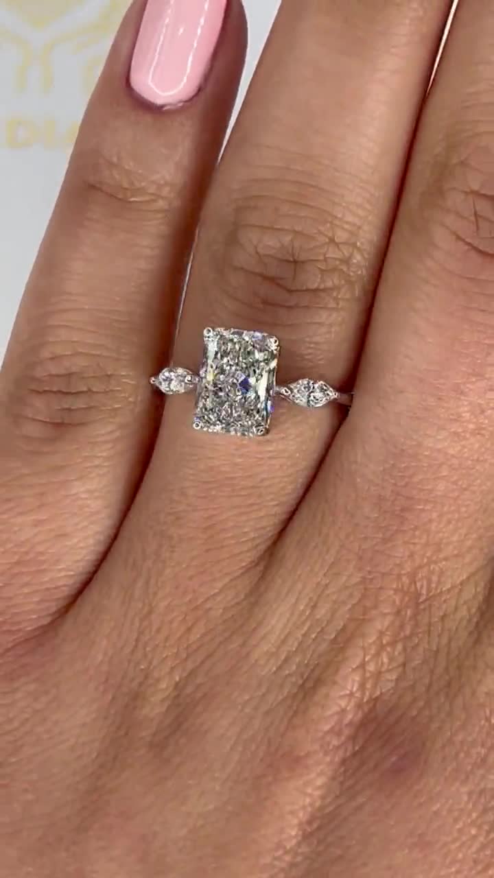 2.25 Carat E/VVS2 IGI CERTIFIED Elongated Radiant Cut Lab 2.25 Carat E/VVS2 IGI CERTIFIED Elongated Radiant Cut Lab