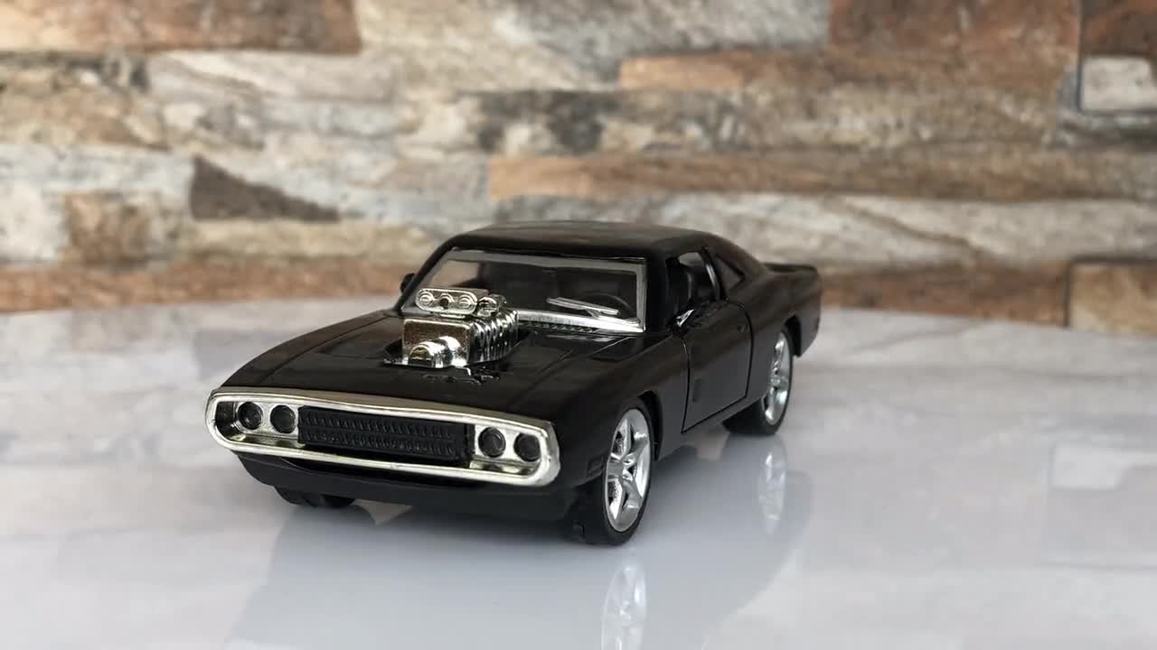 Dodge Charger R/T 1970 | Vintage Model Car | 1/36 Diecast