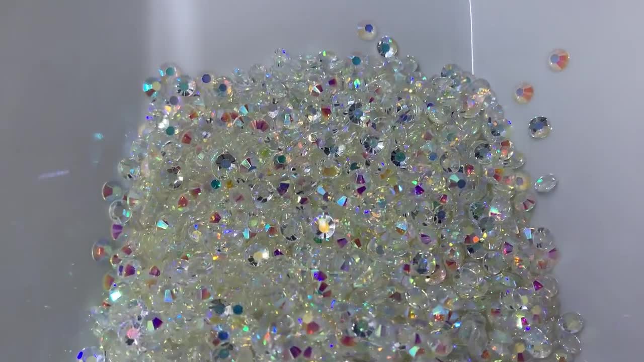 Crystal Clear AB Resin Rhinestones – DecoMuse Boutique