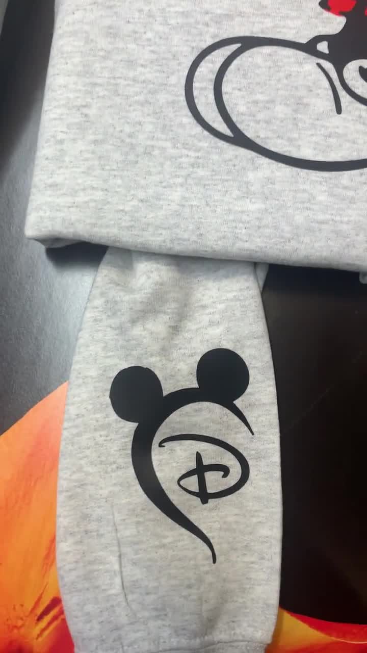 Bluza z kapturem dla pary Myszki Miki i Minnie: spersonalizowany prezent walentynkowy z inicjałami video poster