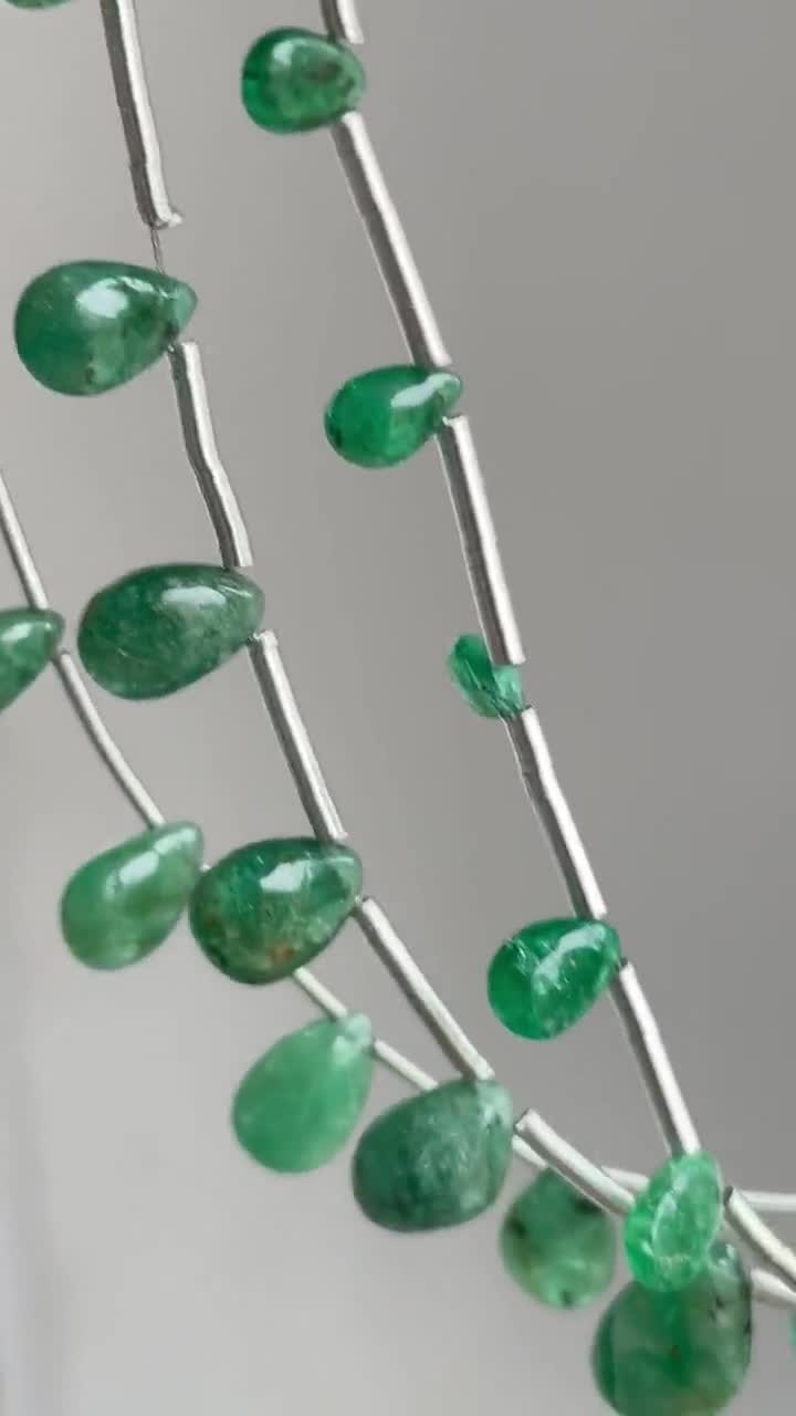 14 ピース エメラルド スムース ペア ドロップ ビーズ 天然宝石