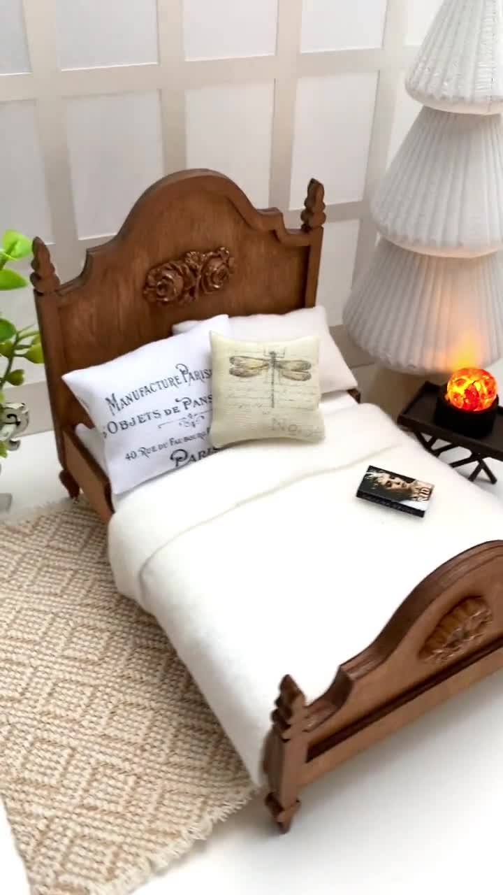 Juego De Sábanas Y Almohada Para Casa De Muñecas En Rosa – Accesorios De Cama En Miniatura De Tela De Algodón, Decoración Realista Para Dormitorios De Muñecas