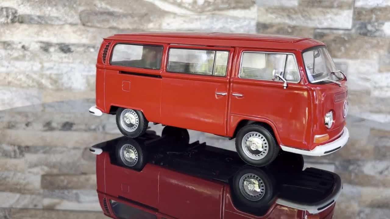 フォルクスワーゲン T2 バス 1972 | ダイキャストカー | モデルカー