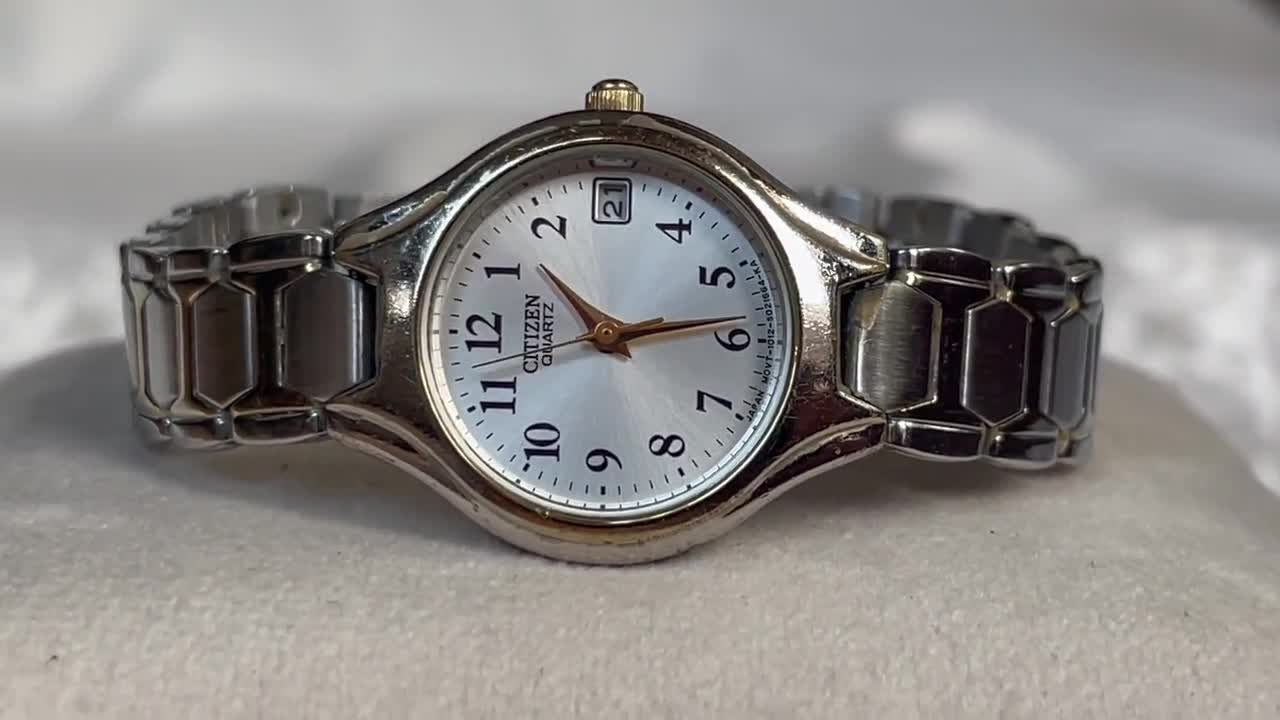 Elegant 1990's Vintage Small Quartz Japanese Ladies Dress Watch