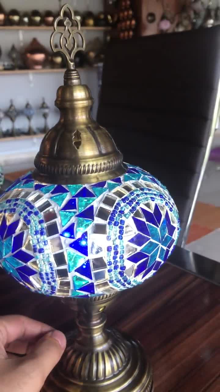 Lampe de table en mosaïque multicolore, lampe turque, abat-jour turc, lampe  Boho faite à la main, lampe de table marocaine, lampe de table en verre,  mozaiste, -  France
