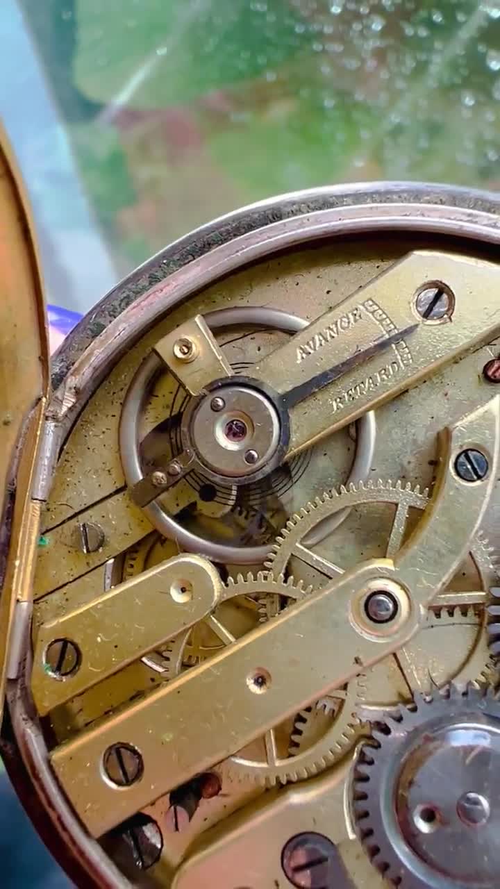 Reloj de bolsillo plateado - Antiguedades El Apaño
