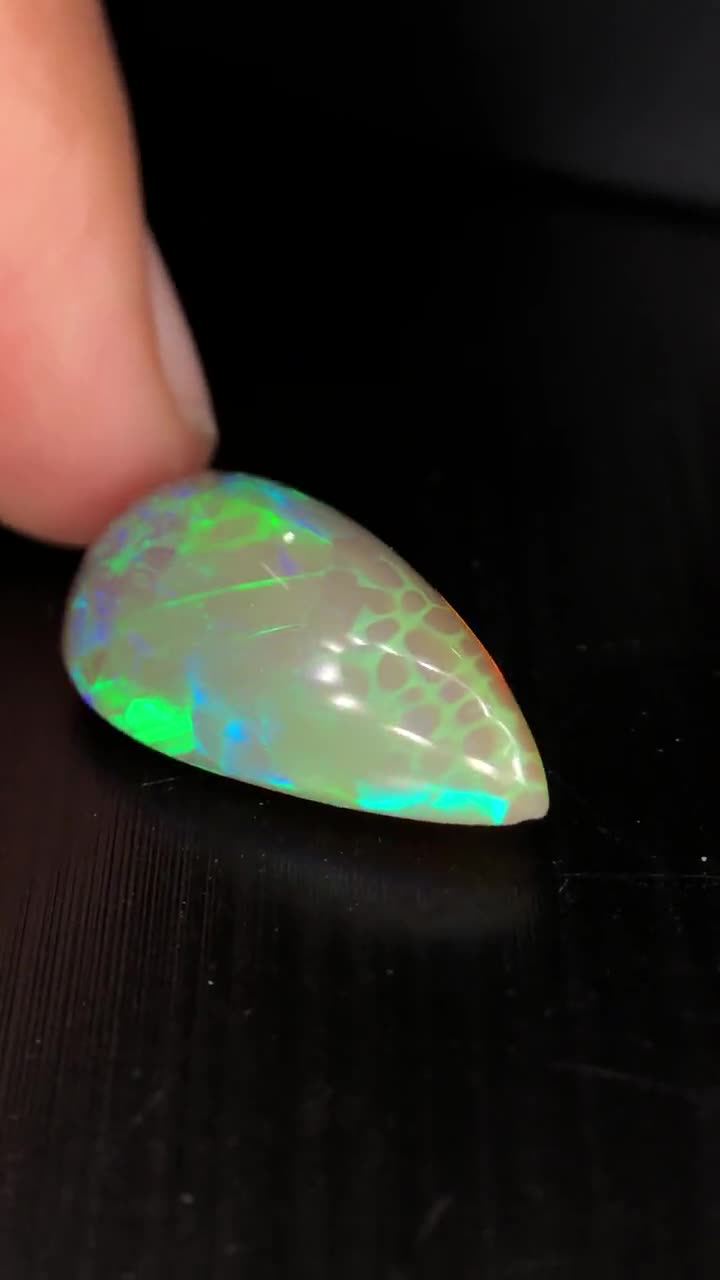 20 x 12 MM 天然エチオピアオパールペア、ブルーグリーンファイア付き