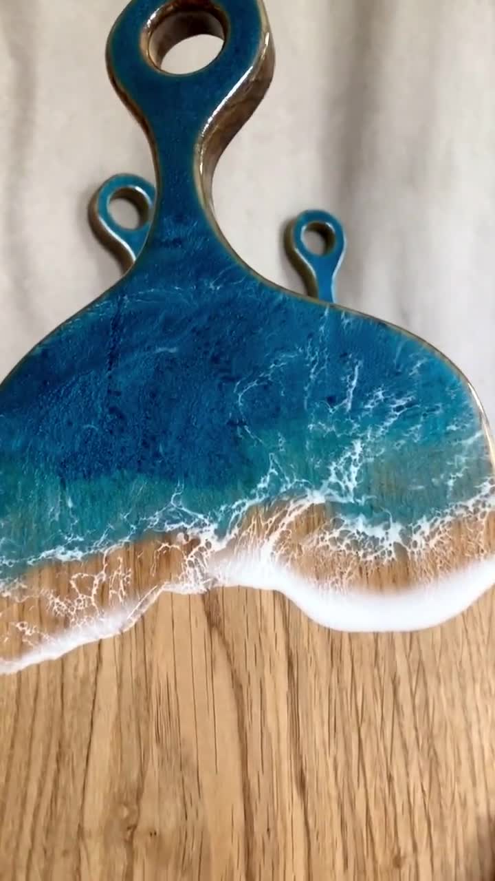 Wooden oak resin hand made serving Tray | cutting paddle Cheese surf Board Platters | Gift wave ratings | epoxy | Fütterungsbrett custom made video poster