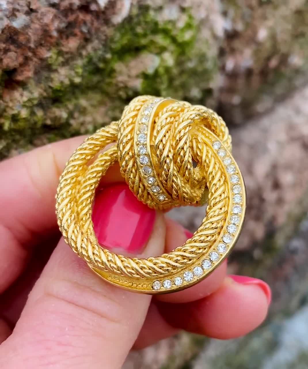 Christian Dior ブローチ ロープ ノット ゴールド 1970s Christian Dior Gold Plated Love Knot Rope With Clear Crystal